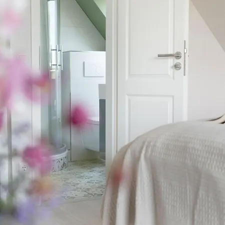 Neustaedter Strasse 79a Duenenvogel