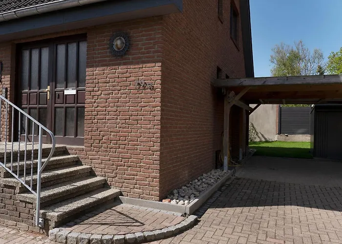 Neustaedter Strasse 79a Duenenvogel *