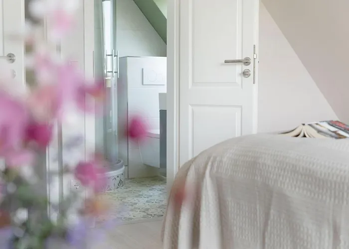 Neustaedter Strasse 79a Duenenvogel